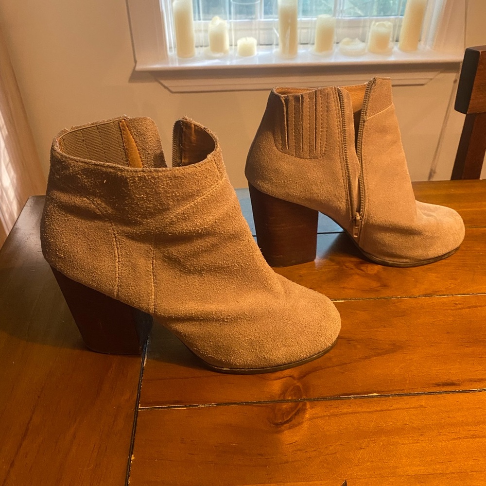 Jeffrey Campbell women’s size 10 ankle boot.